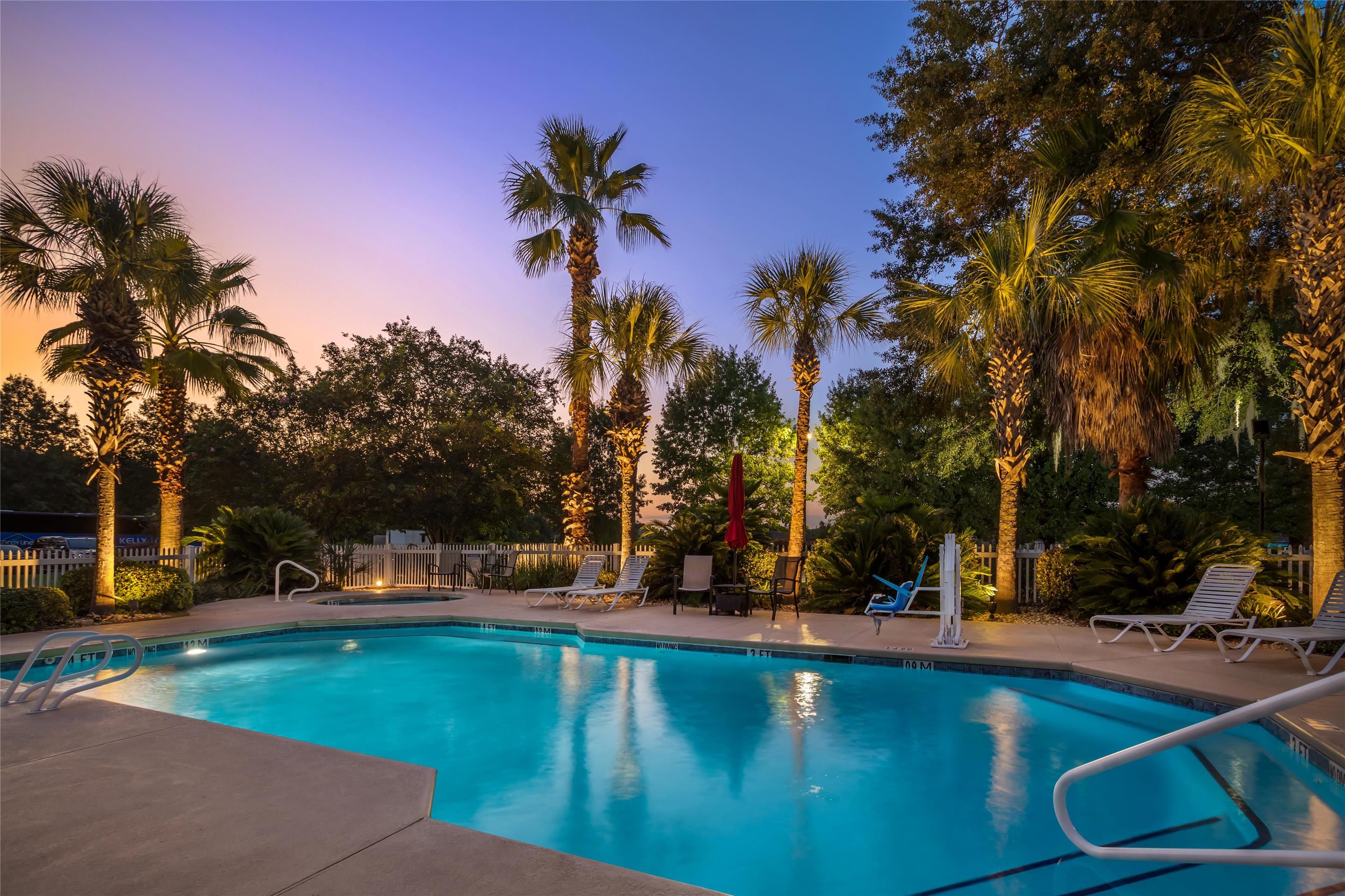 Best Western Plus Valdosta Hotel & Suites - ואלדוסטה - בריכה