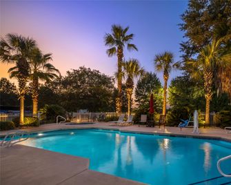 Best Western Plus Valdosta Hotel & Suites - Valdosta - Svømmebasseng