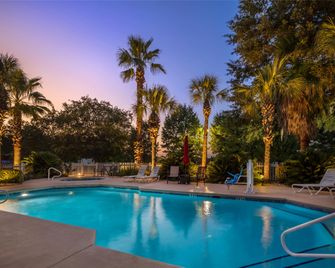 Best Western Plus Valdosta Hotel & Suites - ואלדוסטה - בריכה