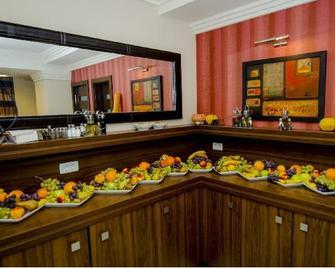 Check Inn Hotel - Timisoara - Buffet