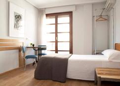 Apartamentos Sabinas Don Jaime - Zaragoza - Yatak Odası