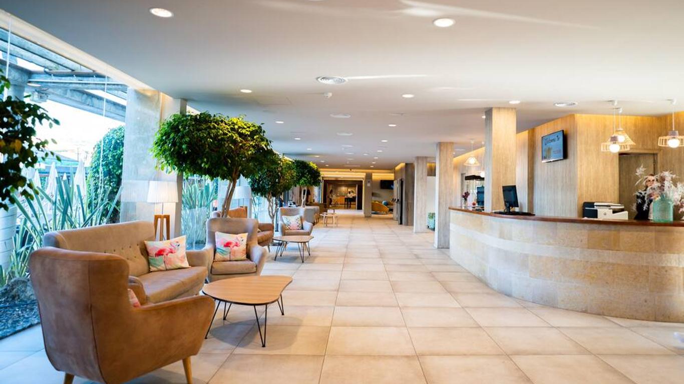 Fergus Club Pineda Splash