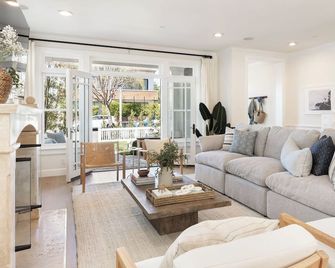 Crystal Cove by Avantstay Gorgeous Charm - Newport Beach