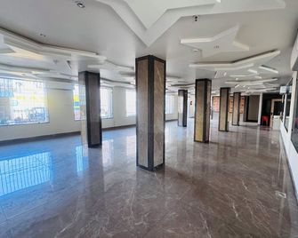 Hotel Purvi by Vilaasitaa - Indore - Salónek