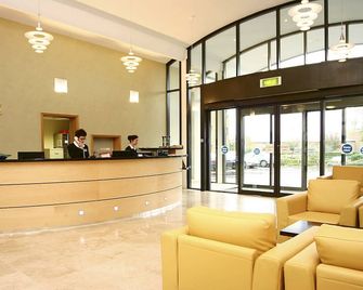 Cranfield Management Development Centre - Bedford - Lobi