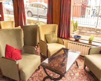 Alcock & Brown Hotel - Clifden - Living room