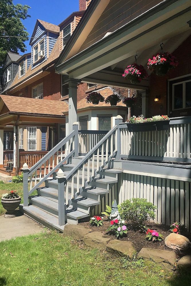Building view of Historic Victorian Apartment, Close to Downtown, Hospital, Capitol