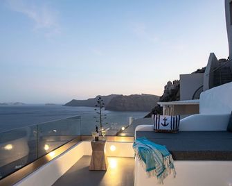 Virginia's Cave Villas - Oia - Balkon