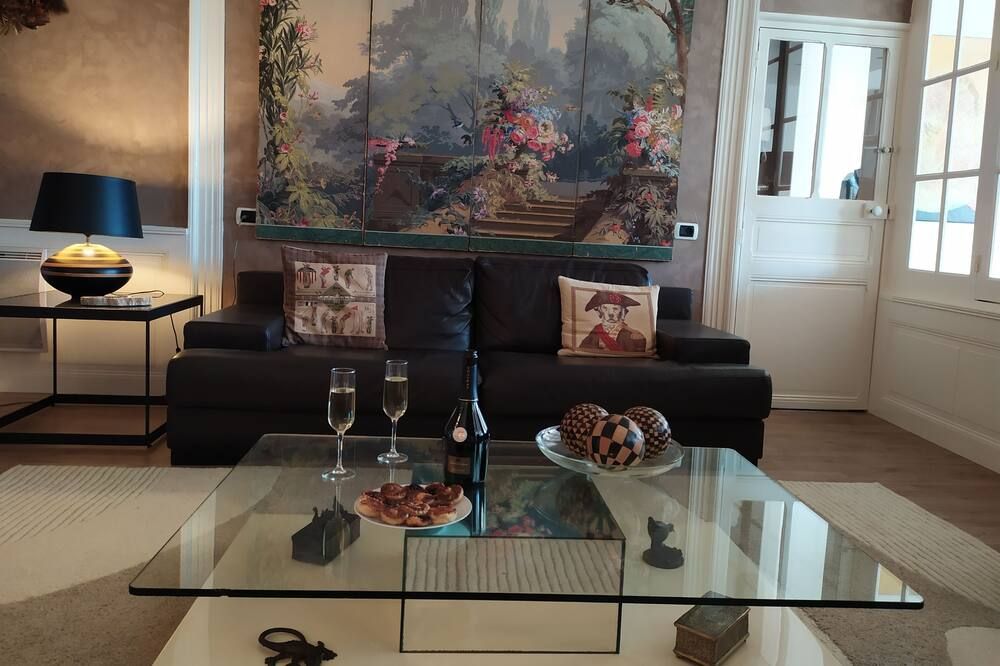 Grand Appartement de Charme sur la Rivière - Redon - Living room