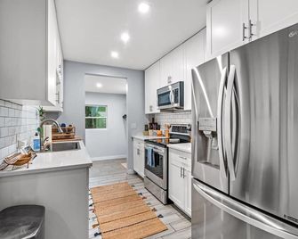 Zen Retreat - Sauna Pool Cold Plunge & More - Fort Lauderdale - Cuina