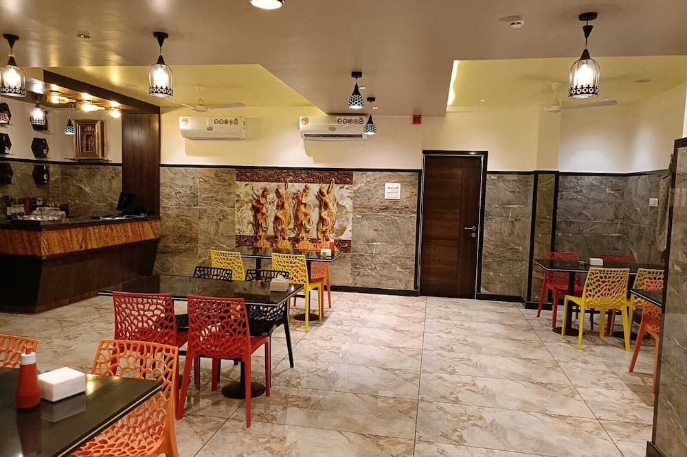 Hotel Garuda Executive - Latur - Restaurant
