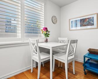 Convenient Apartment in heart of Carlton - Melbourne - Dining room