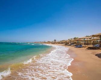 The Palace Beach Hotel - Salh Hasheesh - Beach