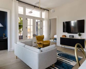 The Purple Martin - The Odd Bird - 路易斯威爾 - 客廳