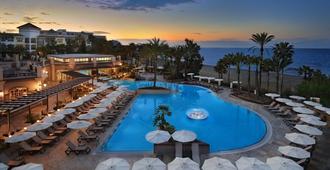 This is a FIVE stars plus resort, unmatched amenities galore - Estepona - Uima-allas