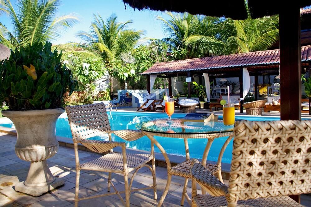 بوسادا لا دولتشي فيتا - كانوا كويبرادا - حوض السباحة