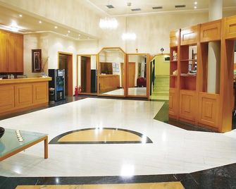 Iris Hotel - סלוניקי - דלפק קבלה