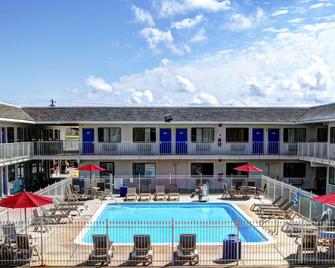 新奧爾良斯萊德爾 6 號汽車旅館 - 斯萊代爾 - 斯萊德爾 - 游泳池