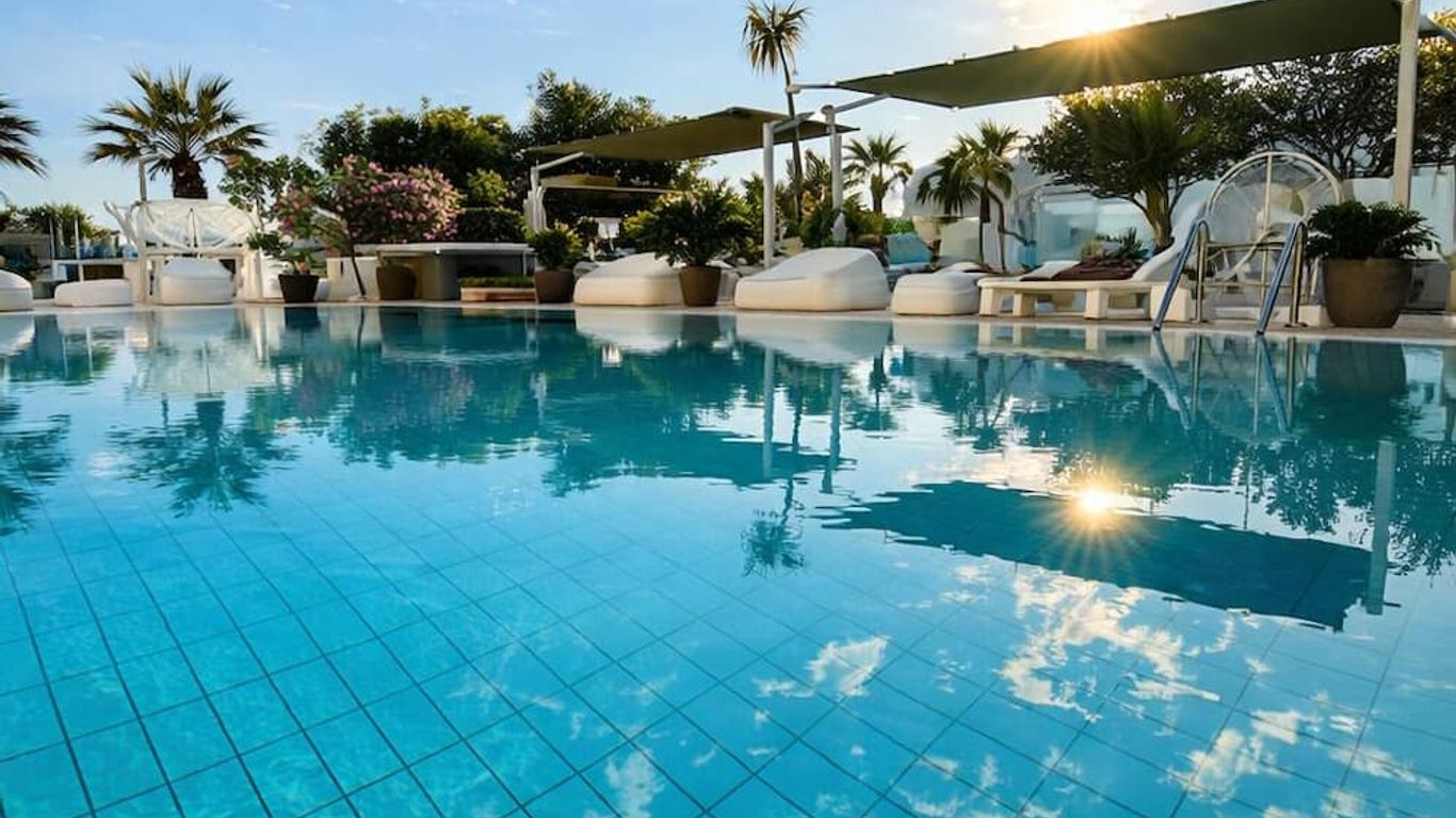 Hotel Liberty Beach - Parking & Beach