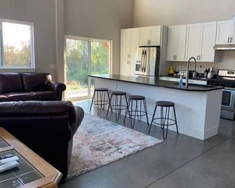 Luxury shome, views above Skagit Valley- EV charge - Mount Vernon - Küche