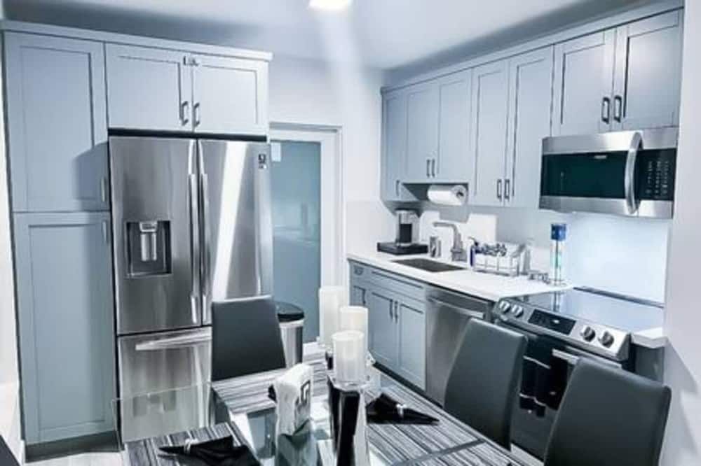 Ocean Pearl Estate 3br 2ba W Pool - Fort Lauderdale - Kitchen