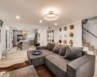 Haus Of At&t - Arlington - Sala de estar