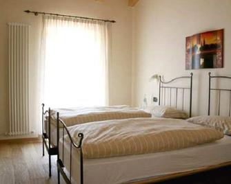 Maso Fiorini - Rovereto - Habitación