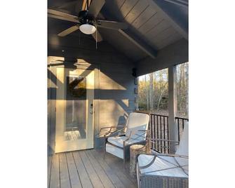 Brand New Private Cabin. 8 mins from Clemson!! - Central