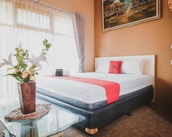 KoolKost Syariah near Plaza Ambarukmo (Minimum Stay 30 Nights) - Depok - Habitación