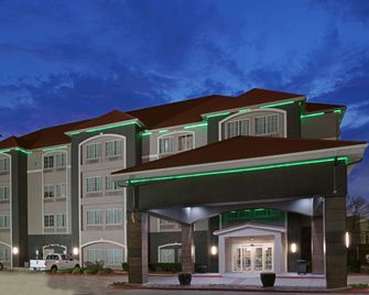 La Quinta Inn & Suites by Wyndham Fort Worth Arlington West - Fort Worth - Building