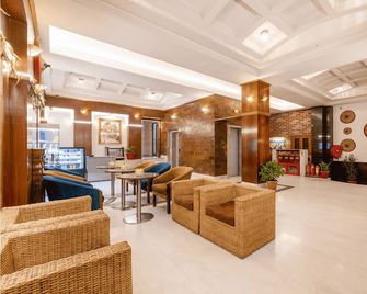 Mayur Hotel - Guwahati - Hall