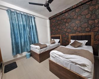 Hotel Yogita Inn - Bodh Gaya - Habitación