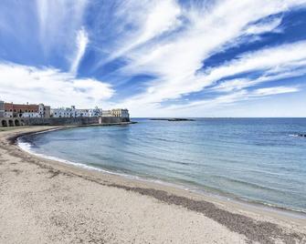 Apartment 'I Faraglioni' with Private Terrace, Wi-Fi and Air Conditioning - Torre Dell'Orso - Strand