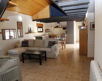Apartments with pool in the pre-Pyrenees - Graus - Sala de estar