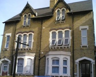 Athena Guest House - Oxford - Building