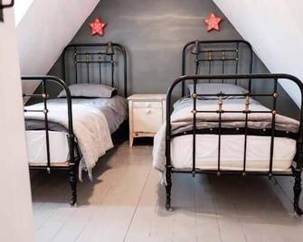 Old Grumbeg Cottage - Kinbrace - Habitación