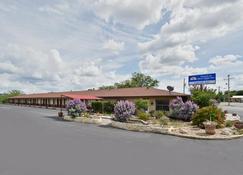 Americas Best Value Inn The Legends Inn - Junction - Gebouw
