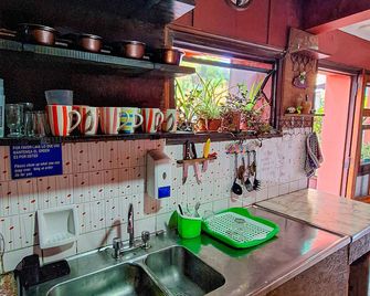 Hostel Estacion Mendoza - Mendoza - Kitchen