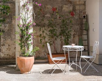 Appartamento Ambra con balcone by Wonderful Italy - Ostuni - Innenhof