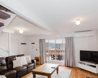 14 Cobbon Crescent - Jindabyne - Living room