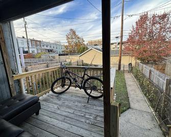 Blue house in Hampden - Baltimore - Balkon