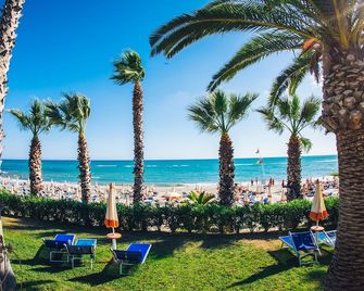 Mclub Lipari - Sciacca - Patio