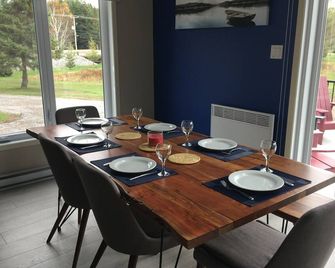 Family time in the great outdoors! Easy access to local attractions. - Saint-Michel-des-Saints - Comedor