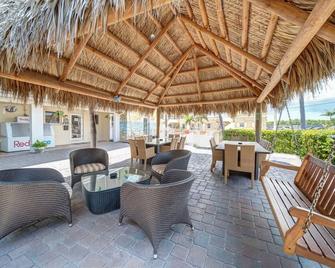 Hollywood Beach Hotels - Hollywood - Patio