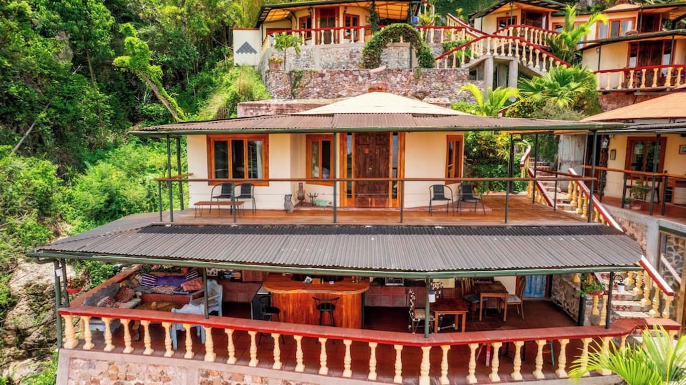 Jenna's River Bed & Breakfast