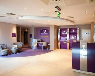 Premier Inn Edinburgh Airport M9 Jct1 - Edinburgh - Lobby