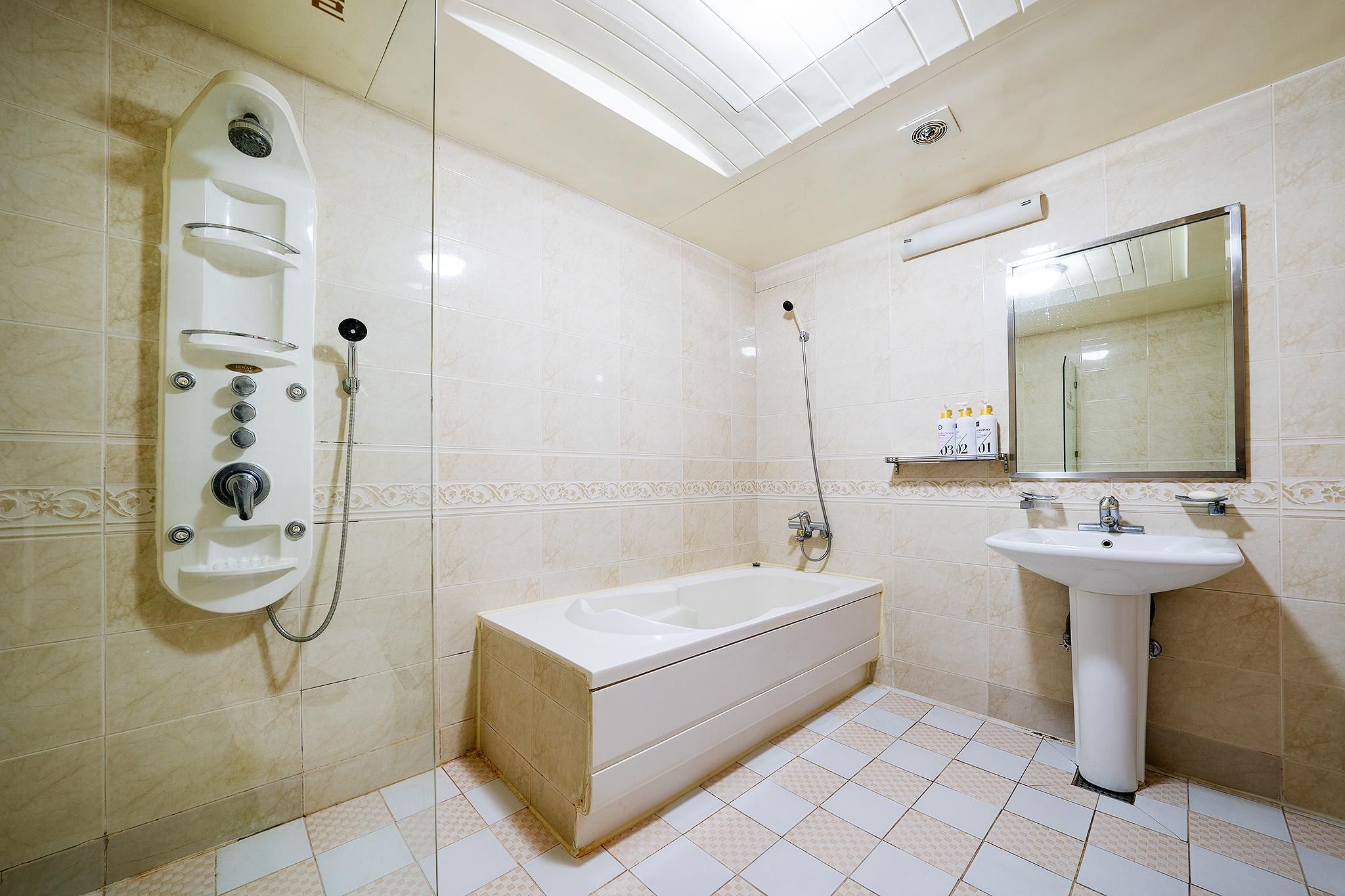 Gwangju Sangmu Hotel Masters