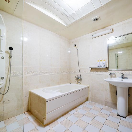 Gwangju Sangmu Hotel Masters image 1
