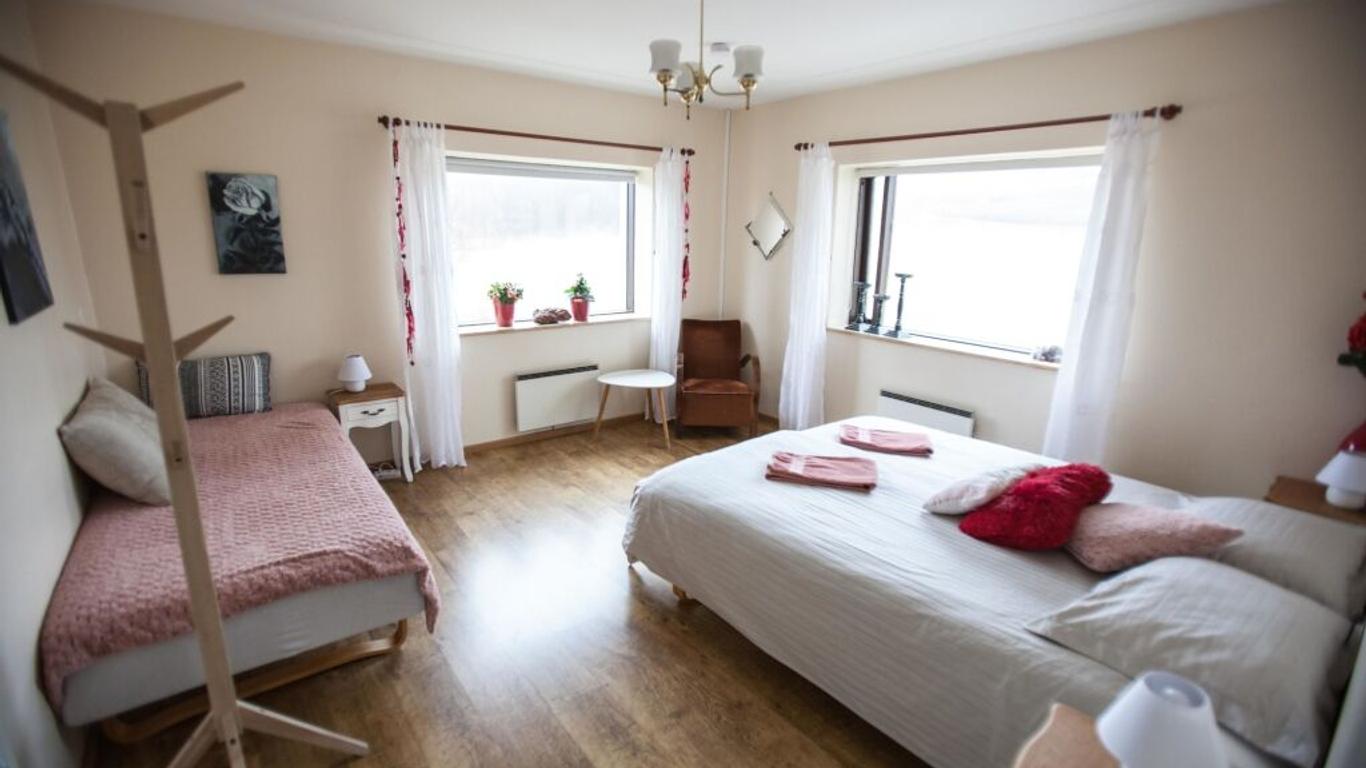 Mjóanes accommodation