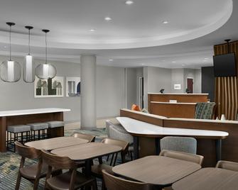 林奇堡春季山丘套房酒店 - 林赤堡 - 林奇堡 - 餐廳